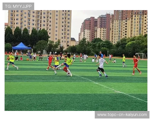 足球联赛完善青训俱乐部的场地使用与时间保障，足球青训俱乐部规章制度